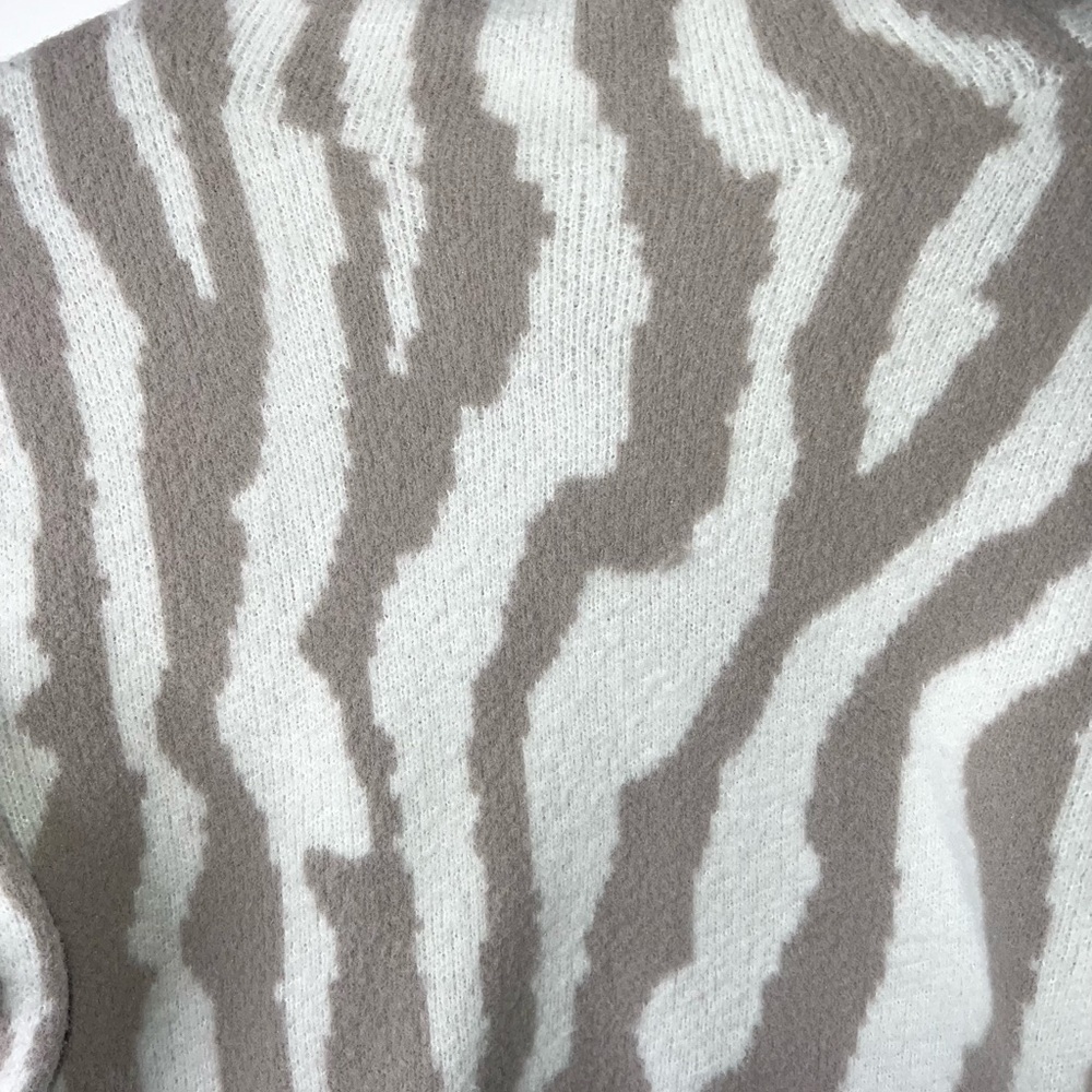 Express Ivory Pullover Sweater B14 - image 4